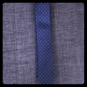 Men’s Bar III Tie, Navy blue with light blue dots